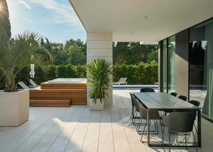 Calma Ii Starigrad Paklenica