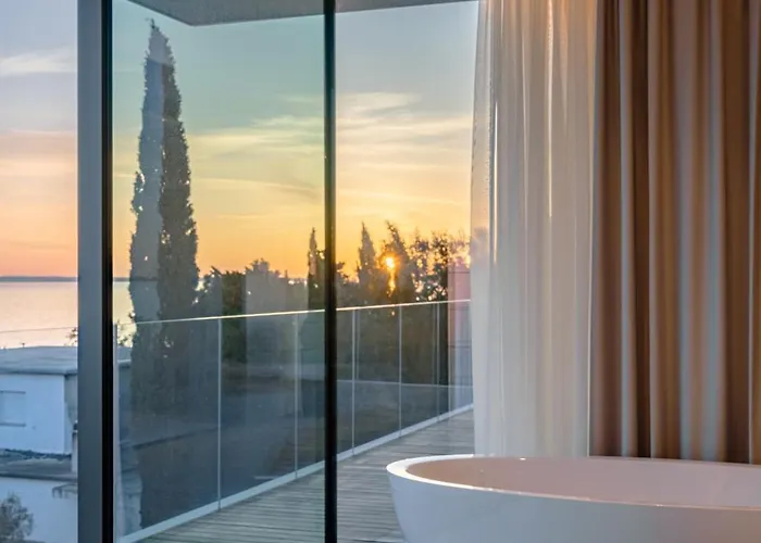 Calma Ii * Стариград-Пакленица